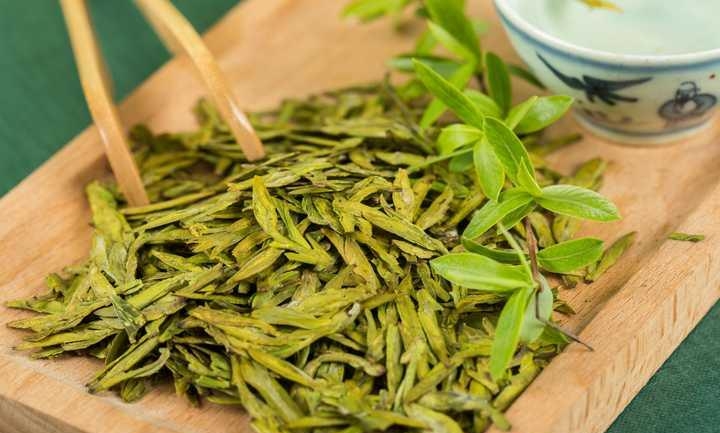 愛(ài)生活 愛(ài)簡(jiǎn)小葉|龍井茶為何是扁的？——明前龍井，簡(jiǎn)粉福利價(jià)來(lái)啦！