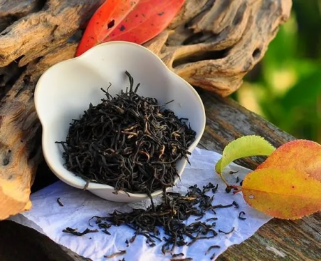 愛(ài)生活 愛(ài)簡(jiǎn)小葉｜創(chuàng)新制作工藝的“一點(diǎn)紅”