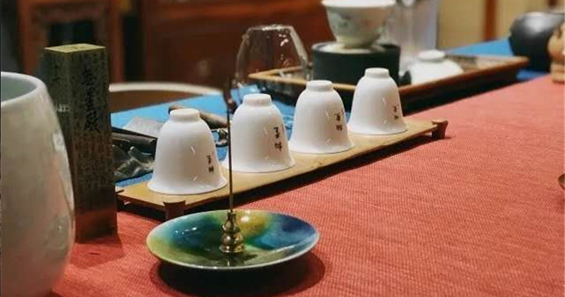 簡(jiǎn)小葉土樓茶｜云水肉桂：明艷又直接的香 濃郁又撩人的甜